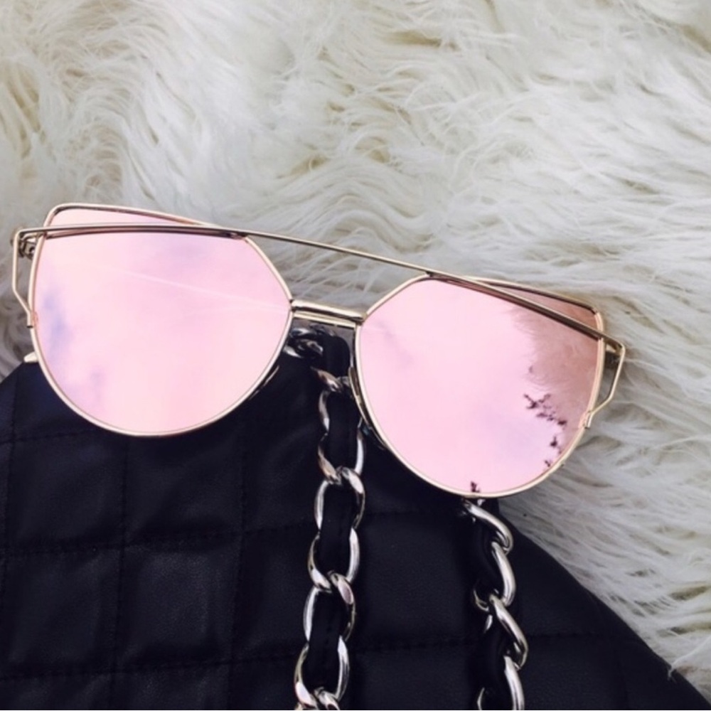 🆕 Rose Gold Mirrored Stylish Sunglasses